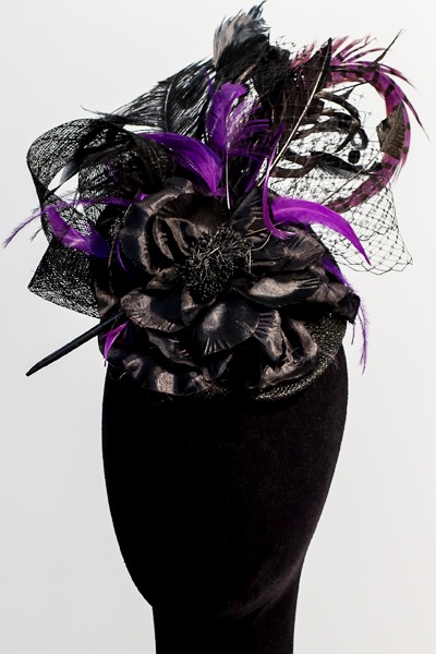 stiletto negro y morado