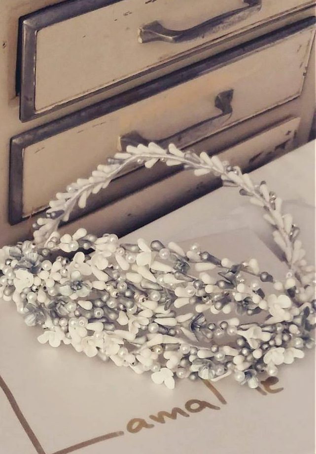 Corona joya blanco y plata