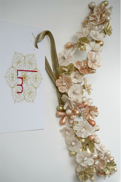 Tocado Vintage dorado, bronce y nácar - Imagen 3