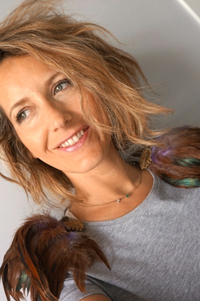 Shoulder pads with Brighton feathers