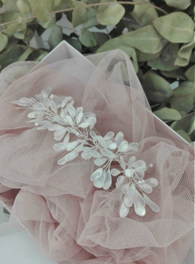 Tocado de esmalte blanco nácar