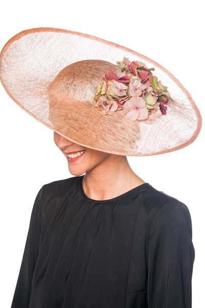 Nude sun hat with flowers