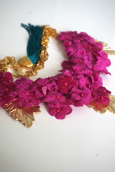 Collar de terciopelo  buganvilla