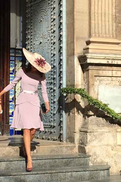 Pamela beige con plumas malva empolvado - Imagen 3