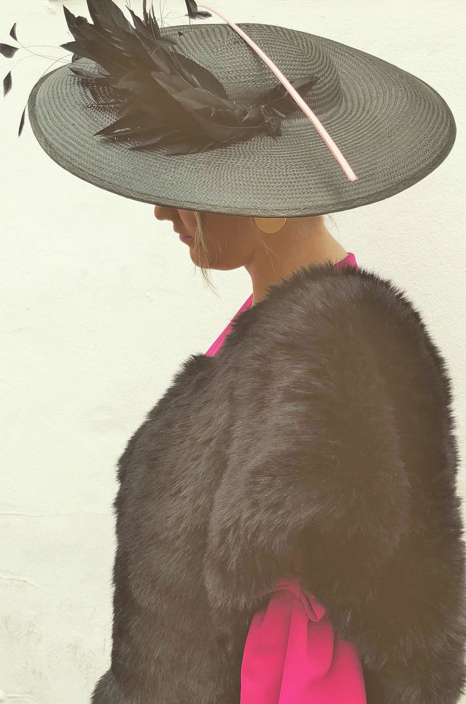 Pamela negra con plumas negras - Imagen 3