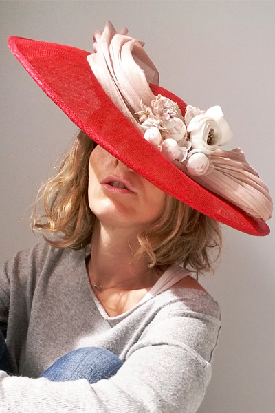 Pamela roja y seda nude