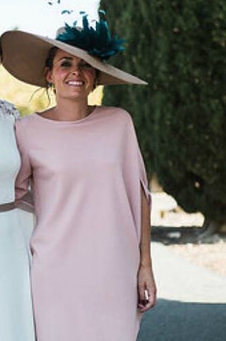 Pamela nude con plumas - Imagen 3