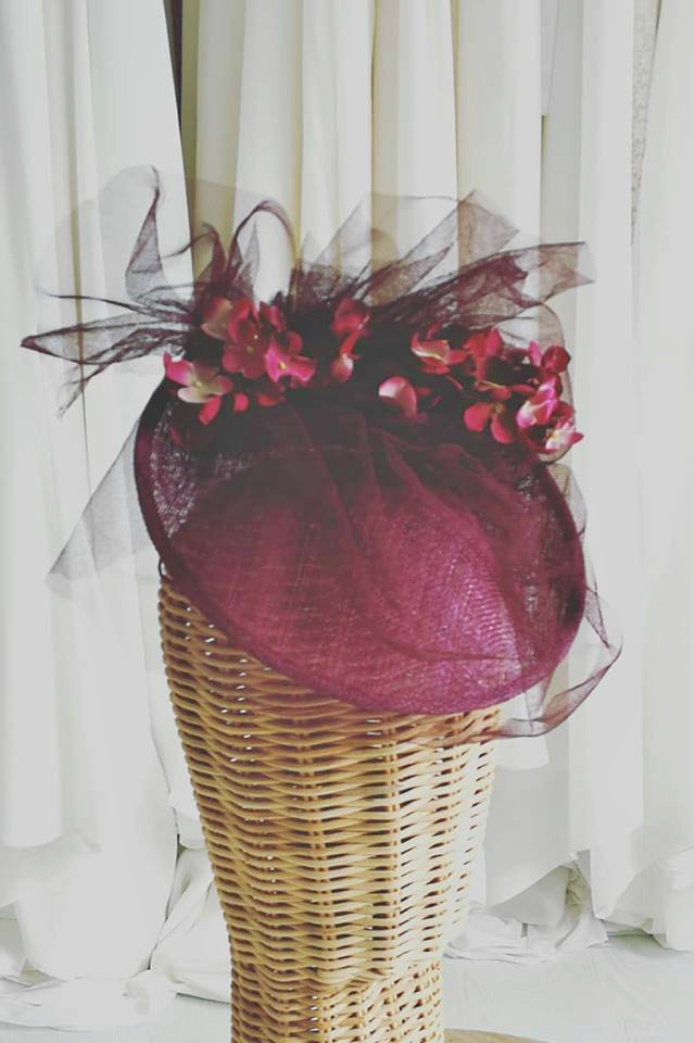 Tocado Berenjena con velo