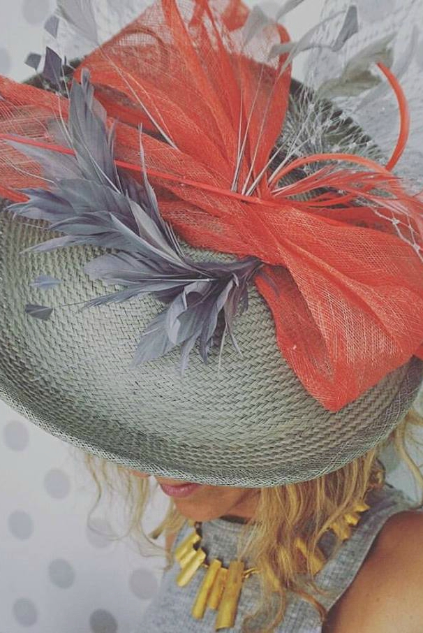 Tocado plata y coral