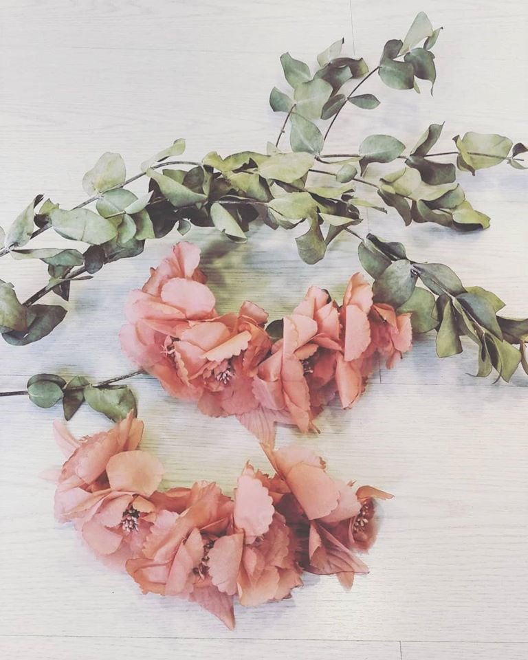 Diadema vintage con flores de gasa - Imagen 2