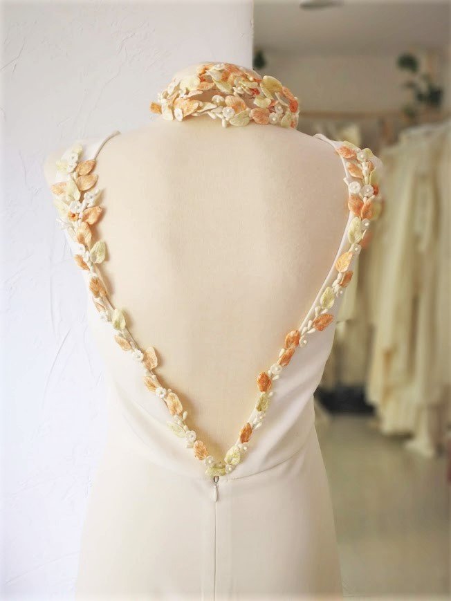 Espalda y tocado Clea