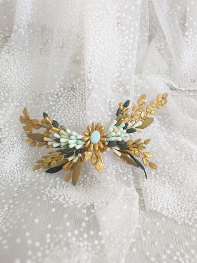 Tocado de novia de porcelana verdes y pasteles